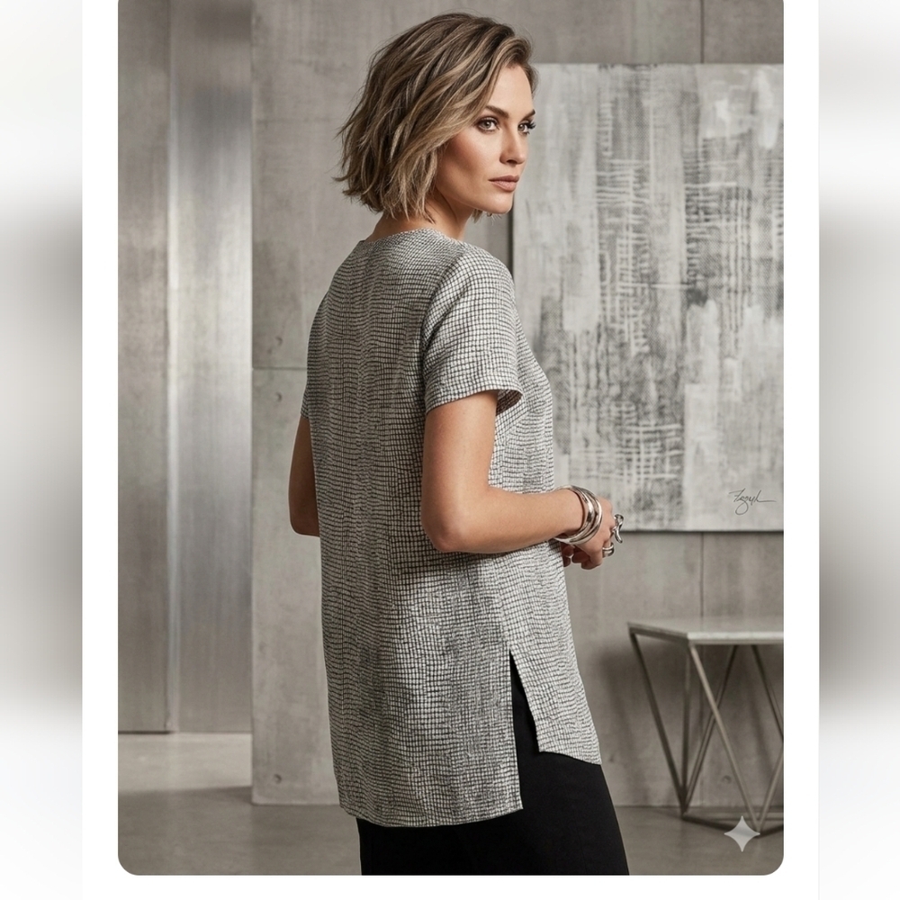 Dynamite Oversized Black & Gray Blouse with Short Sleeves - Small NWT